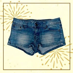 🥰 Bullhead Denim Shorts 🥰